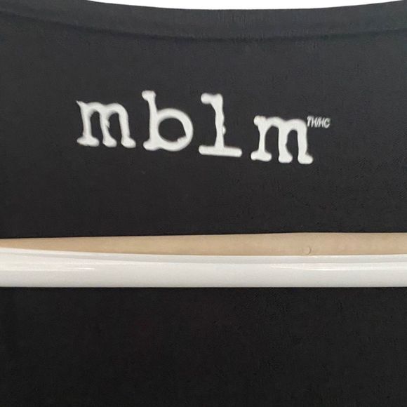 2/$30🌻 mblm Sleeveless Hip Length Blouse - Picture 8 of 9